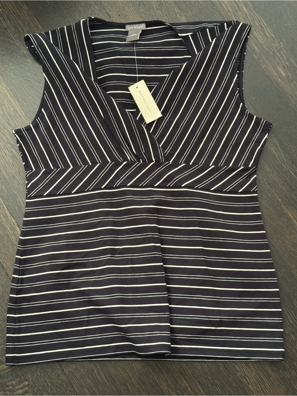 Ann Taylor Black & White Striped V-Neck Sleeveless Tank